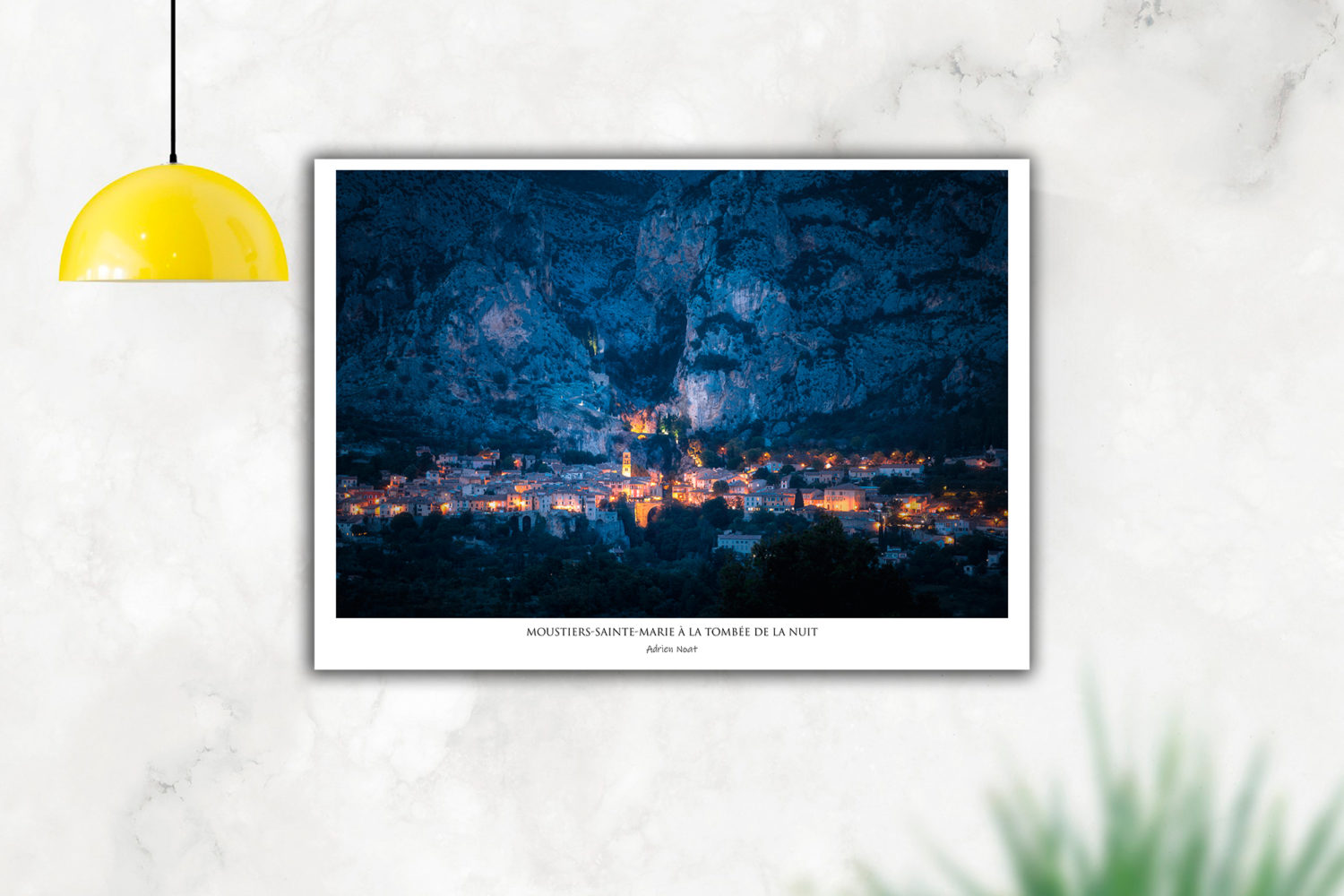 Affiche "Moustiers-Sainte-Marie à la tombée de la nuit"